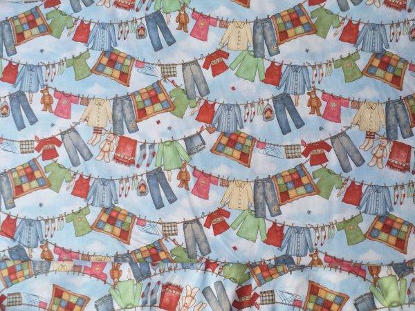 Tessuto americano ideale per patchwork, quilt e cucito creativo per bambini realizzato in cotone 100% in altezza di cm 110.