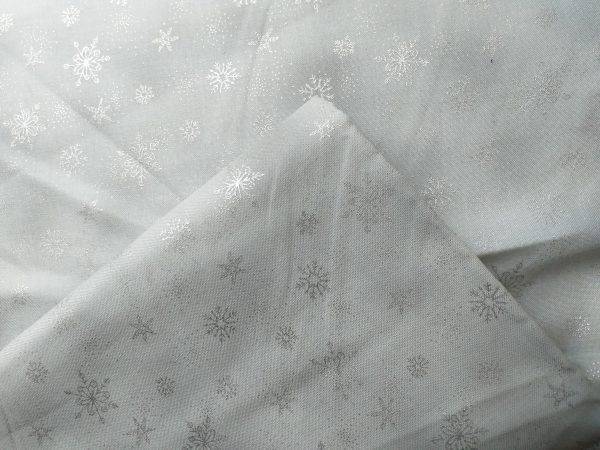 Tessuto americano ideale per patchwork, quilt e cucito creativo, realizzato in cotone 100% in altezza di cm 110.