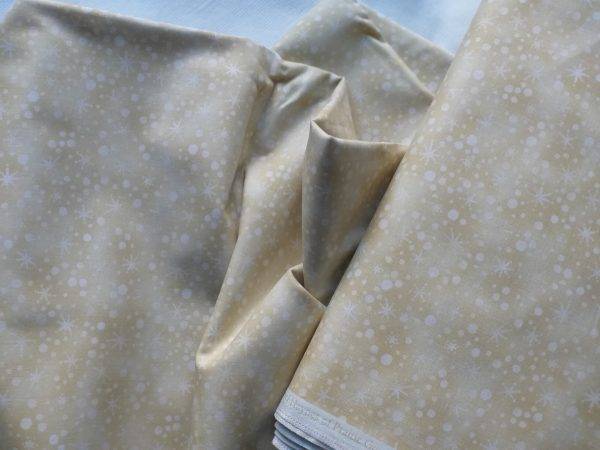 Tessuto americano ideale per patchwork, quilt e cucito creativo, realizzato in cotone 100% in altezza di cm 110.