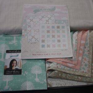 Kit pretagliati MODA Layer. Tessuto pretagliato 10 inc.+ background e pattern in omaggio