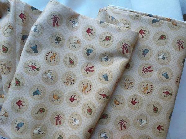 Tessuto americano ideale per patchwork, quilt e cucito creativo, realizzato in cotone 100% in altezza di cm 110.