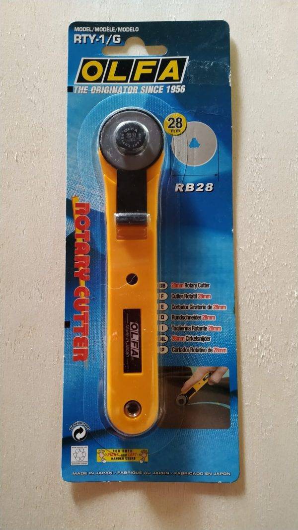 Taglierina Cutter Olfa  con lama da 28mm.