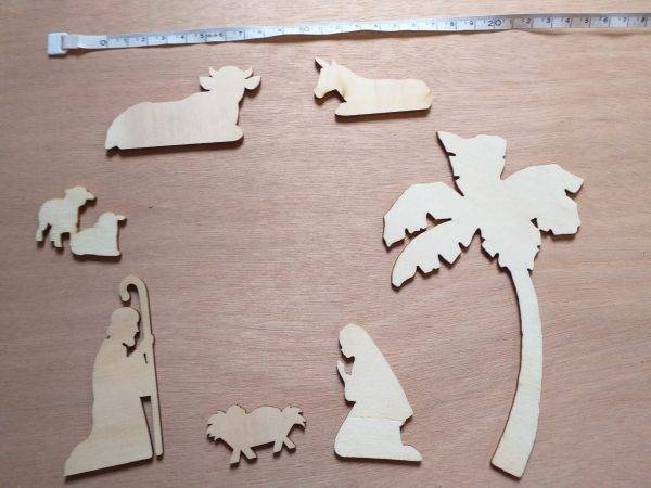 Decorazione in legno, adatta a tutti i lavori di bricolage.