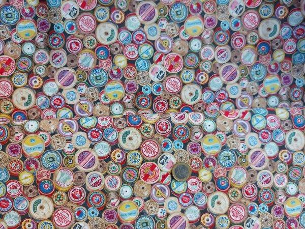 Tessuto americano ideale per patchwork, quilt e cucito creativo per bambini realizzato in cotone 100% in altezza di cm 110.