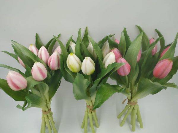 Mazzo di 7 tulipani in silicone,  alta definizione dei particolari, simili ai fiori naturali.